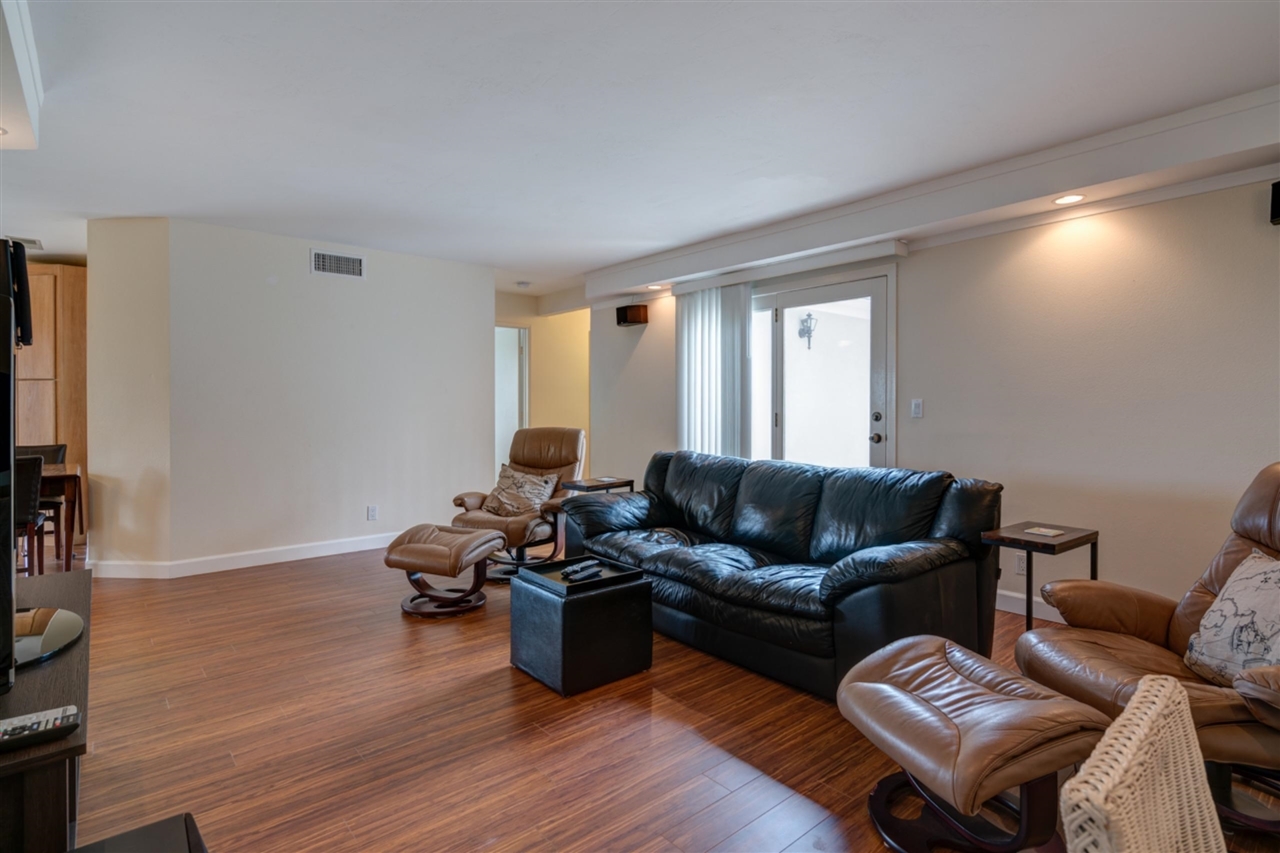 3530 Ridgecrest Drive Carlsbad, CA 92008 - Photo 25 of 25 Guest apartment living room