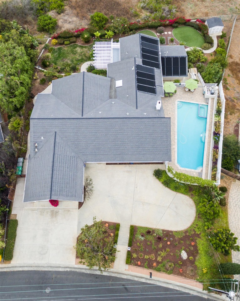 3530 Ridgecrest Drive Carlsbad, CA 92008 - Photo 5 of 25 Gallery Image 5