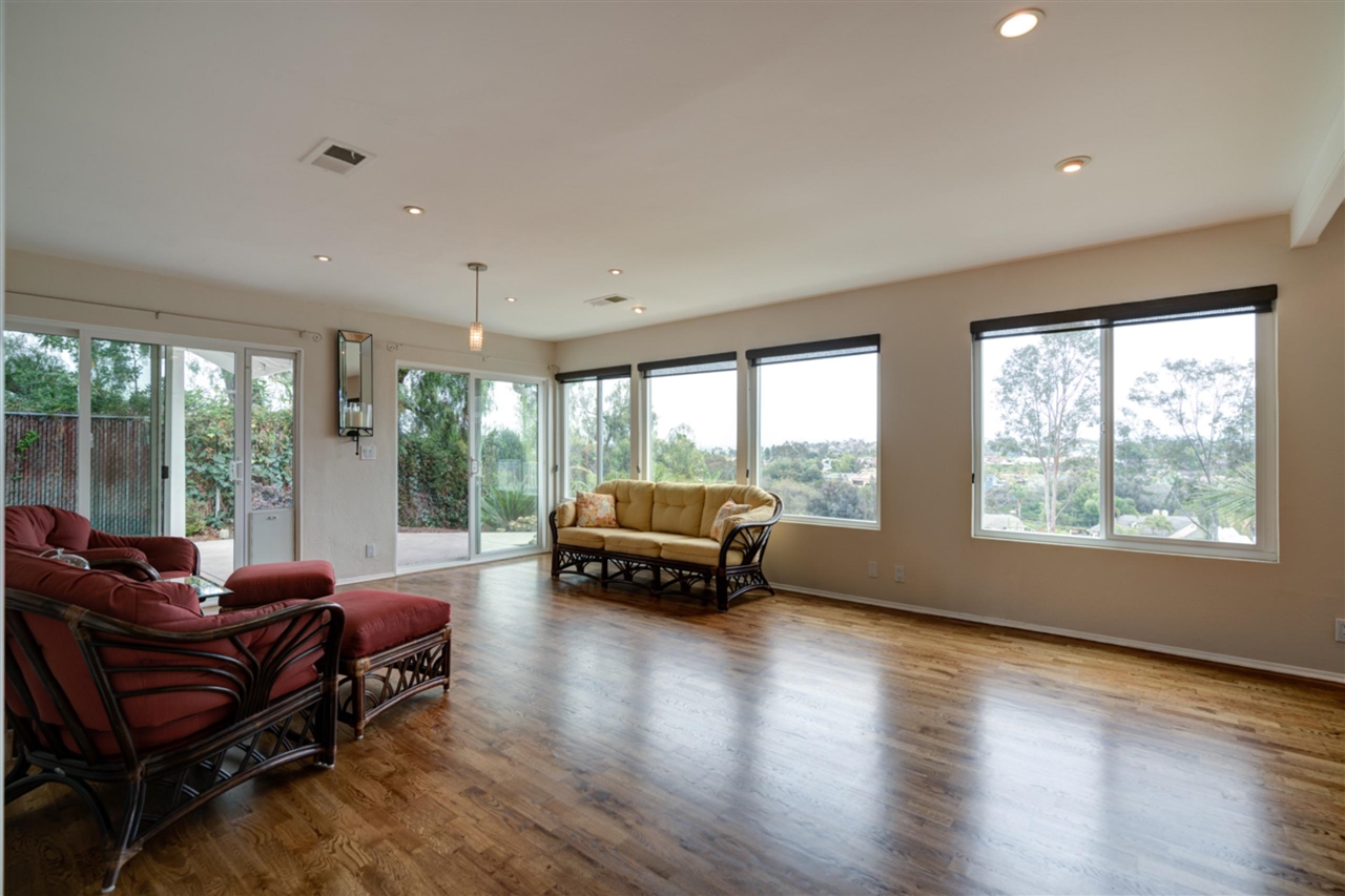 3530 Ridgecrest Drive Carlsbad, CA 92008 - Photo 7 of 25 Gallery Image 7