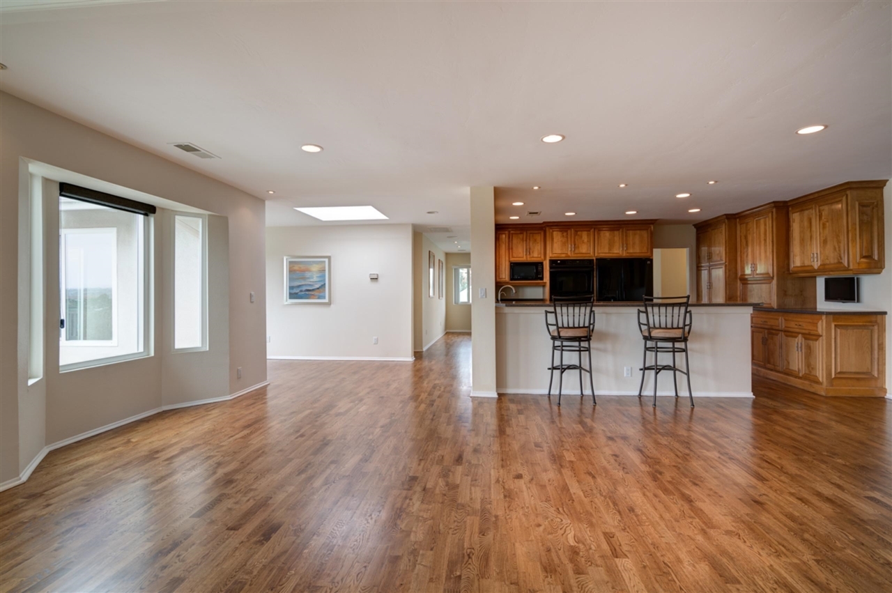 3530 Ridgecrest Drive Carlsbad, CA 92008 - Photo 8 of 25 Gallery Image 8