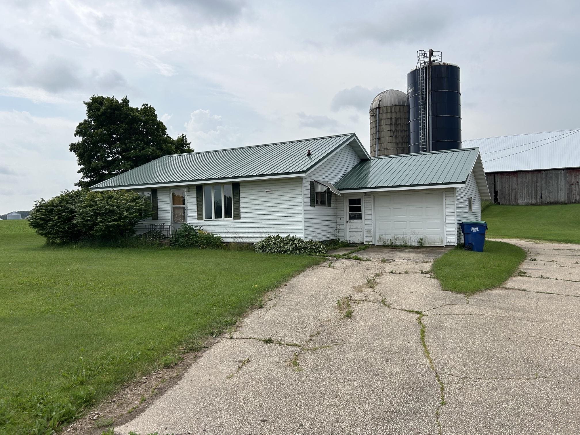 W2337 County Road East Cecil, WI 54111 - Photo 1 of 21