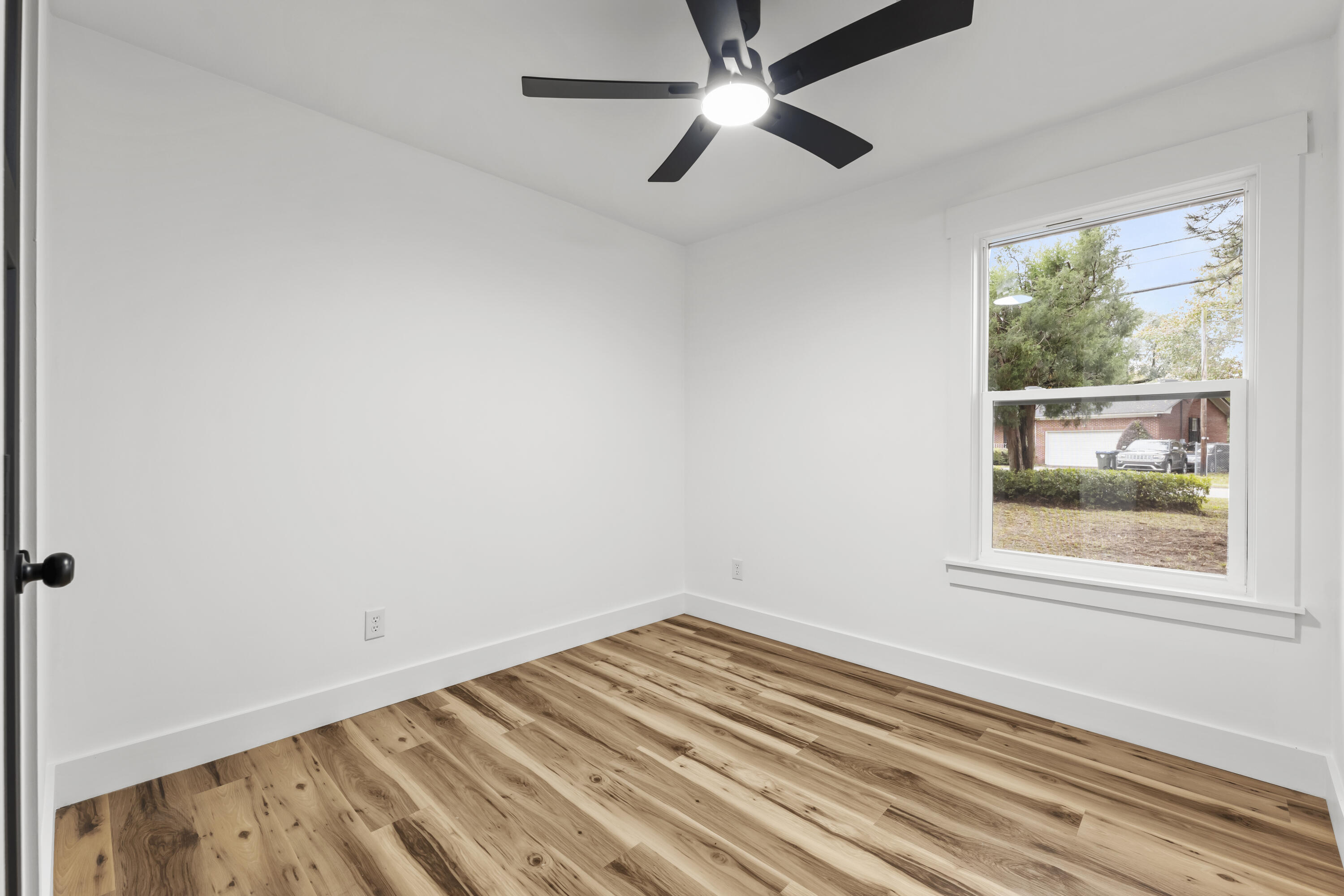 403 Bryan Street Summerville, SC 29483 - Photo 17 of 28 P1075078