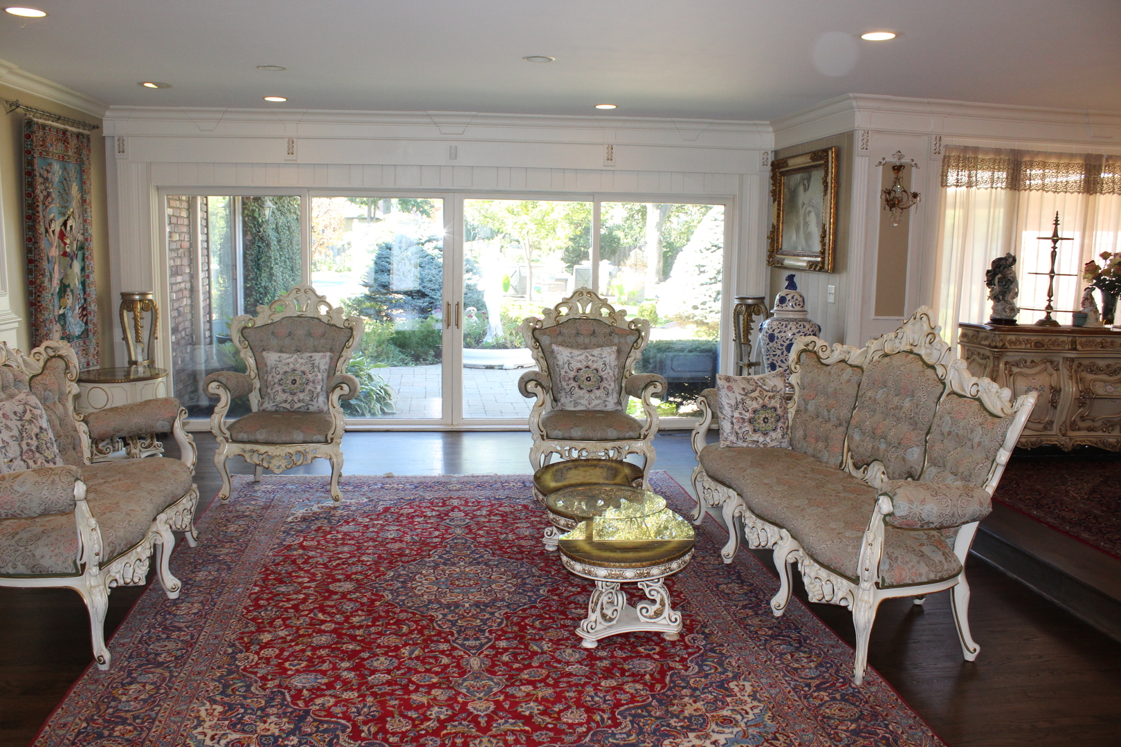 2290 Cedar Court Northbrook, IL 60062 - Photo 21 of 47 a living room with furniture and a large window