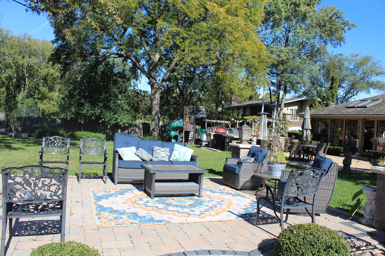 2290 Cedar Court Northbrook, IL 60062 - Photo 45 of 47 a view of a chairs and table in a backyard