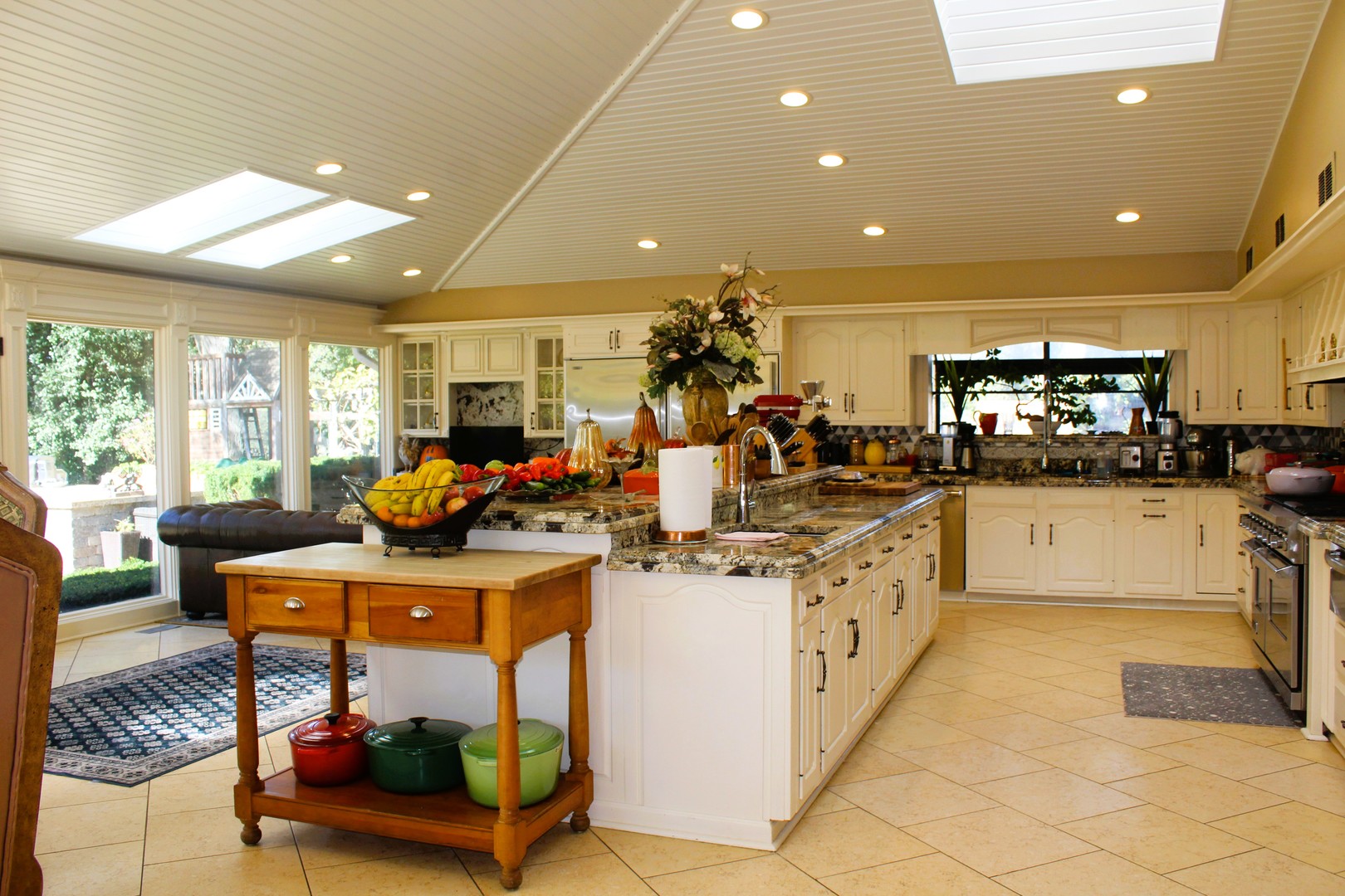 2290 Cedar Court Northbrook, IL 60062 - Photo 10 of 47 a kitchen with stainless steel appliances kitchen island granite countertop a sink and cabinets