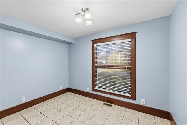 $350,000 | 804 East 10th Street, Ottawa, KS 66067