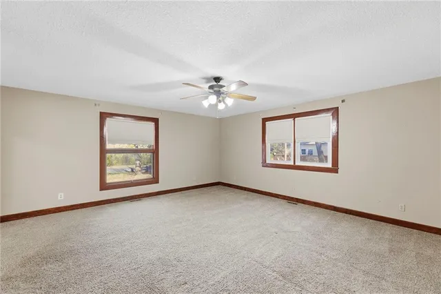 $350,000 | 804 East 10th Street, Ottawa, KS 66067