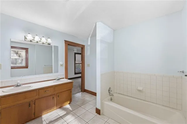 $350,000 | 804 East 10th Street, Ottawa, KS 66067