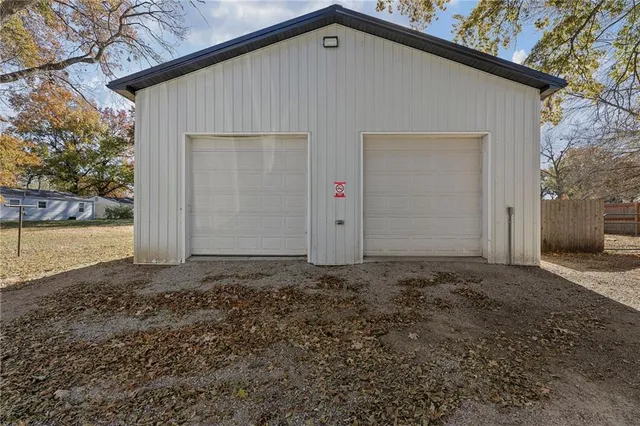 $350,000 | 804 East 10th Street, Ottawa, KS 66067