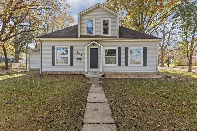 $350,000 | 804 East 10th Street, Ottawa, KS 66067