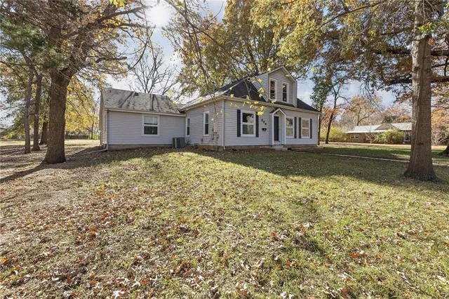 $350,000 | 804 East 10th Street, Ottawa, KS 66067