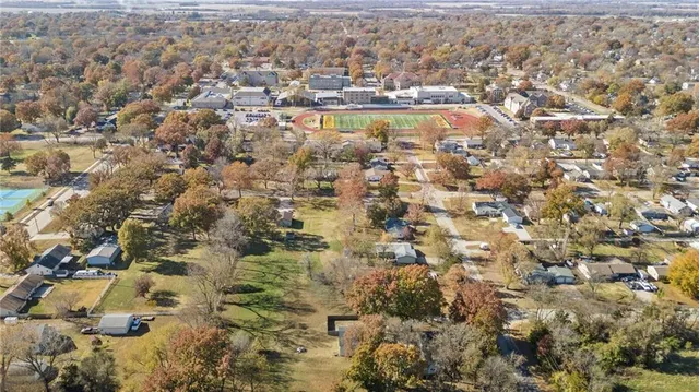 $350,000 | 804 East 10th Street, Ottawa, KS 66067