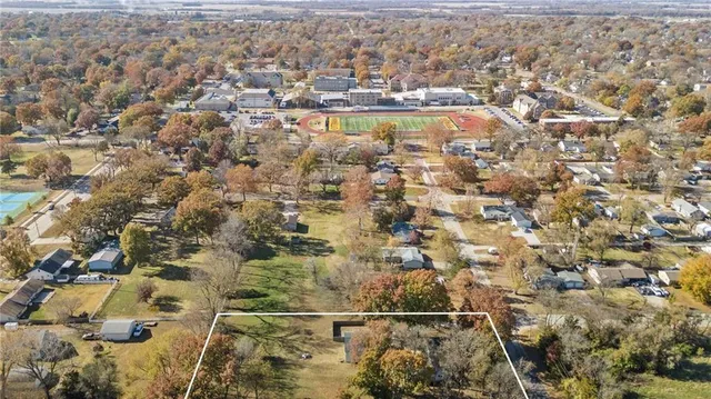 $350,000 | 804 East 10th Street, Ottawa, KS 66067