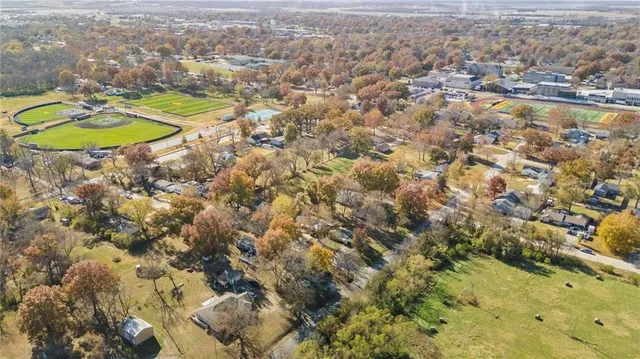 $350,000 | 804 East 10th Street, Ottawa, KS 66067