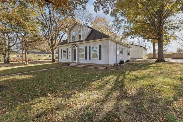 $350,000 | 804 East 10th Street, Ottawa, KS 66067