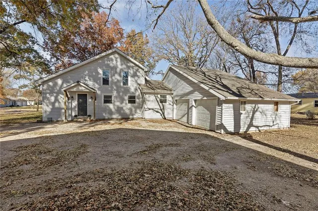 $350,000 | 804 East 10th Street, Ottawa, KS 66067