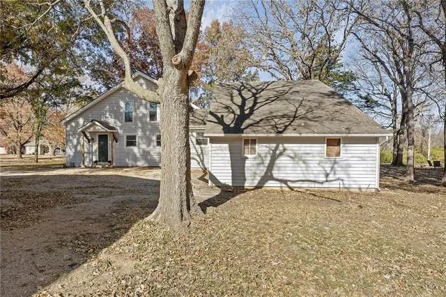 $350,000 | 804 East 10th Street, Ottawa, KS 66067