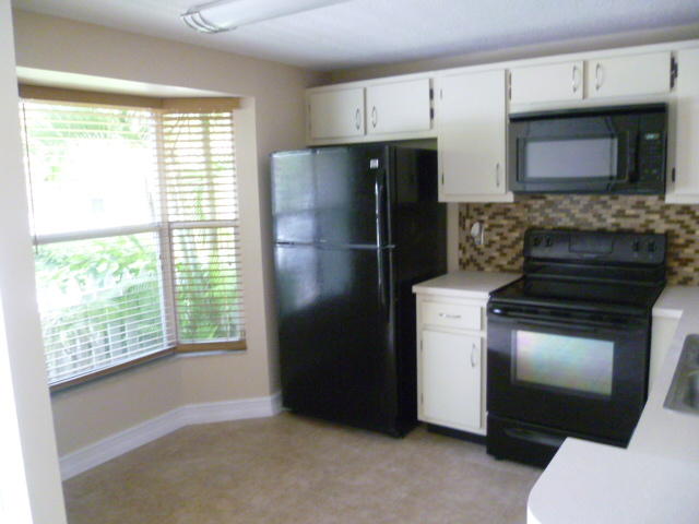 1088 Jeffery Street Boca Raton, FL 33487 - Photo 8 of 19 Kitchen 3