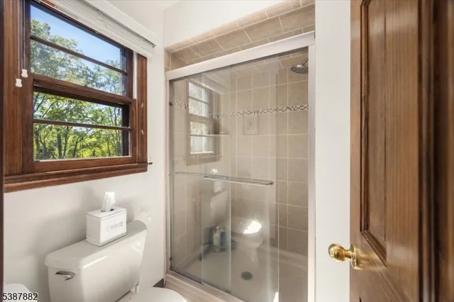 $749,000 | 33 John Drive, Annandale, NJ 08801