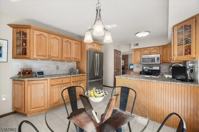 $749,000 | 33 John Drive, Annandale, NJ 08801