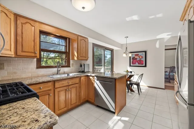 $749,000 | 33 John Drive, Annandale, NJ 08801