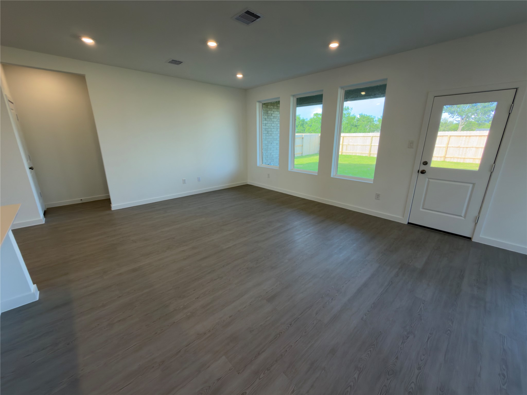 7919 Evening Emerald Drive Rosharon, TX 77583 - Photo 9 of 30