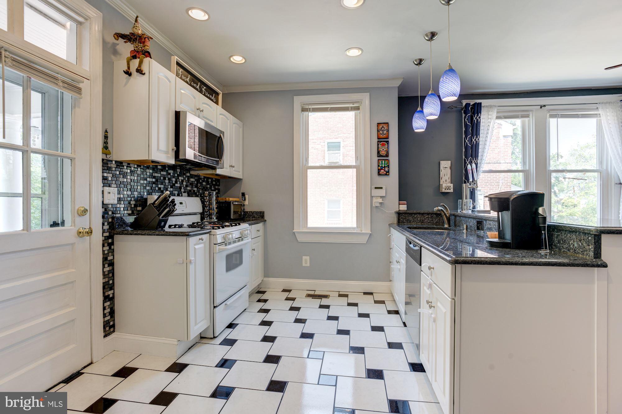 332 Ridge Avenue Towson, MD 21286 - Photo 13 of 32 Kitchen