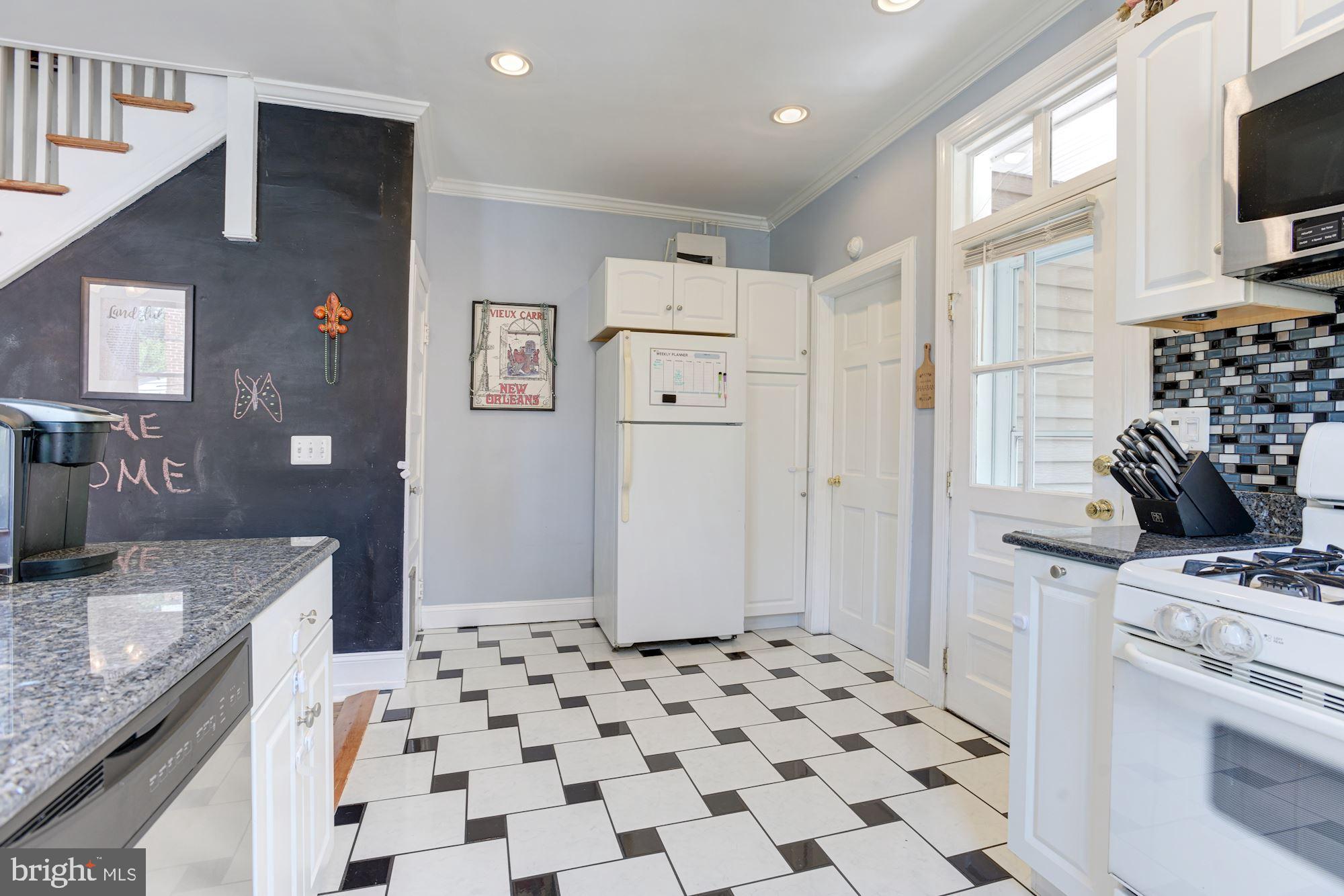 332 Ridge Avenue Towson, MD 21286 - Photo 16 of 32 Kitchen