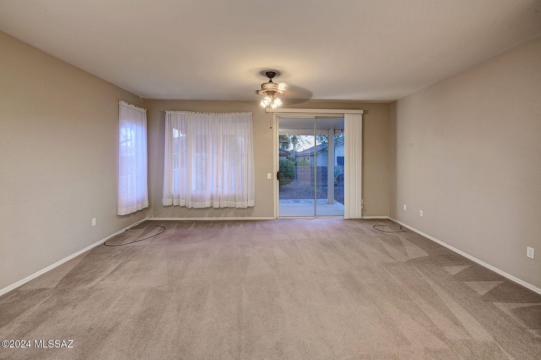 7632 West Amber Ridge Way Tucson, AZ 85743 - Photo 3 of 23