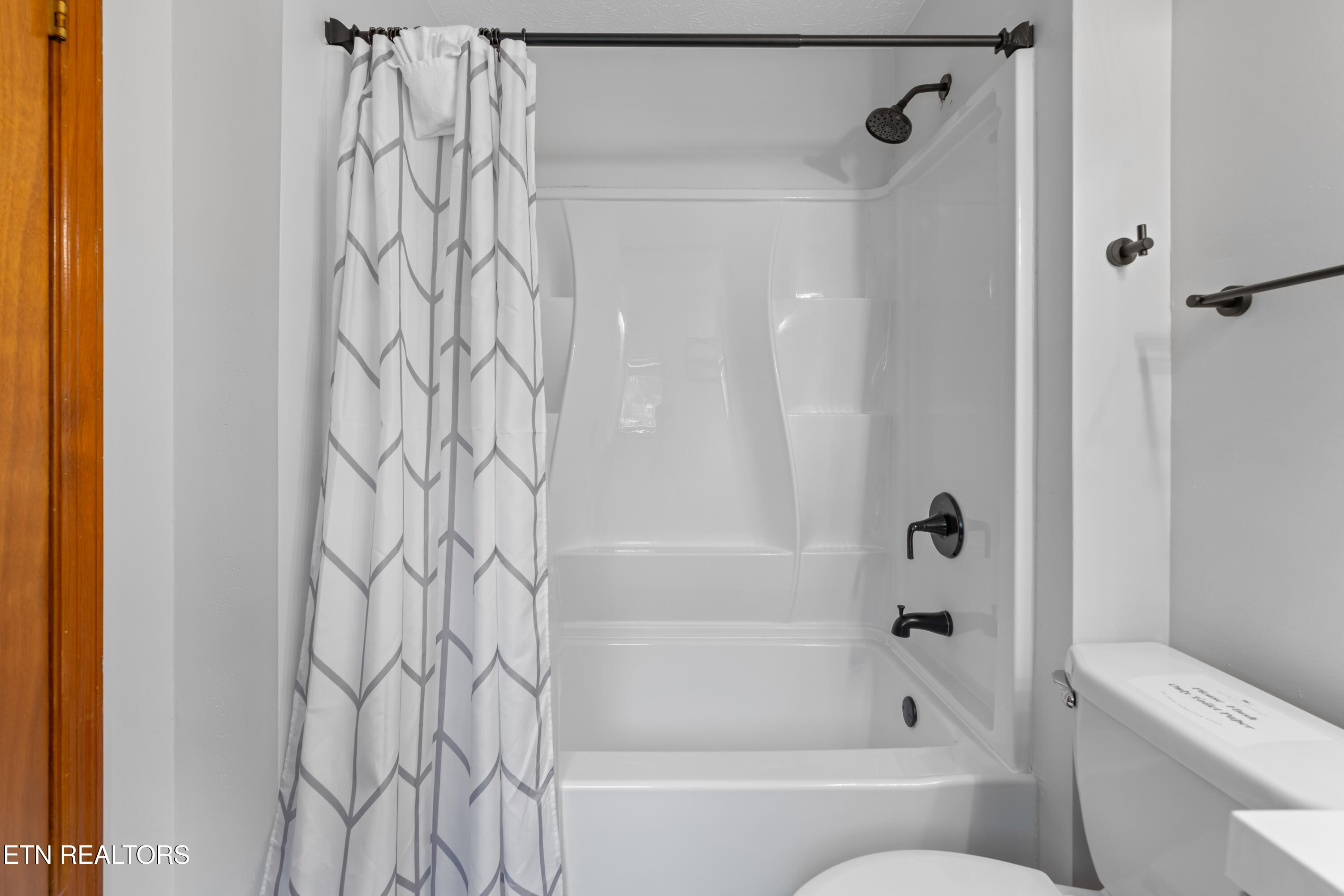 3729 Plaza Way, Unit 141 Pigeon Forge, TN 37863 - Photo 12 of 21 Pinecrest Townhomes - 141-11