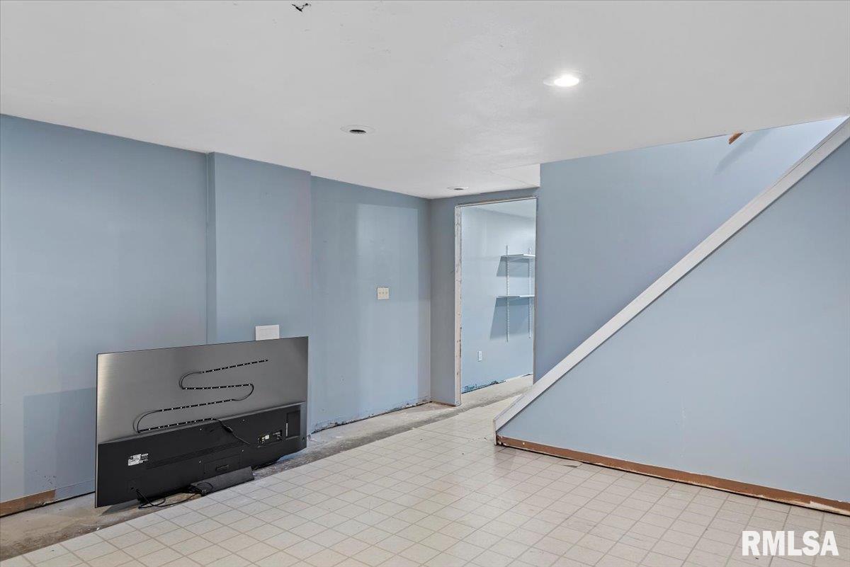 818 Kenyon Drive Springfield, IL 62704 - Photo 31 of 47 Gallery Image 31