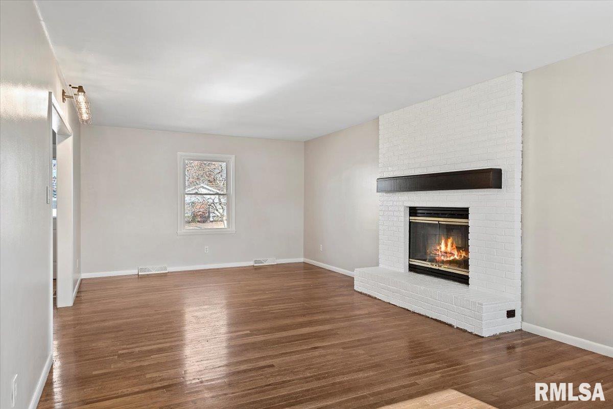 818 Kenyon Drive Springfield, IL 62704 - Photo 8 of 47 Gallery Image 8
