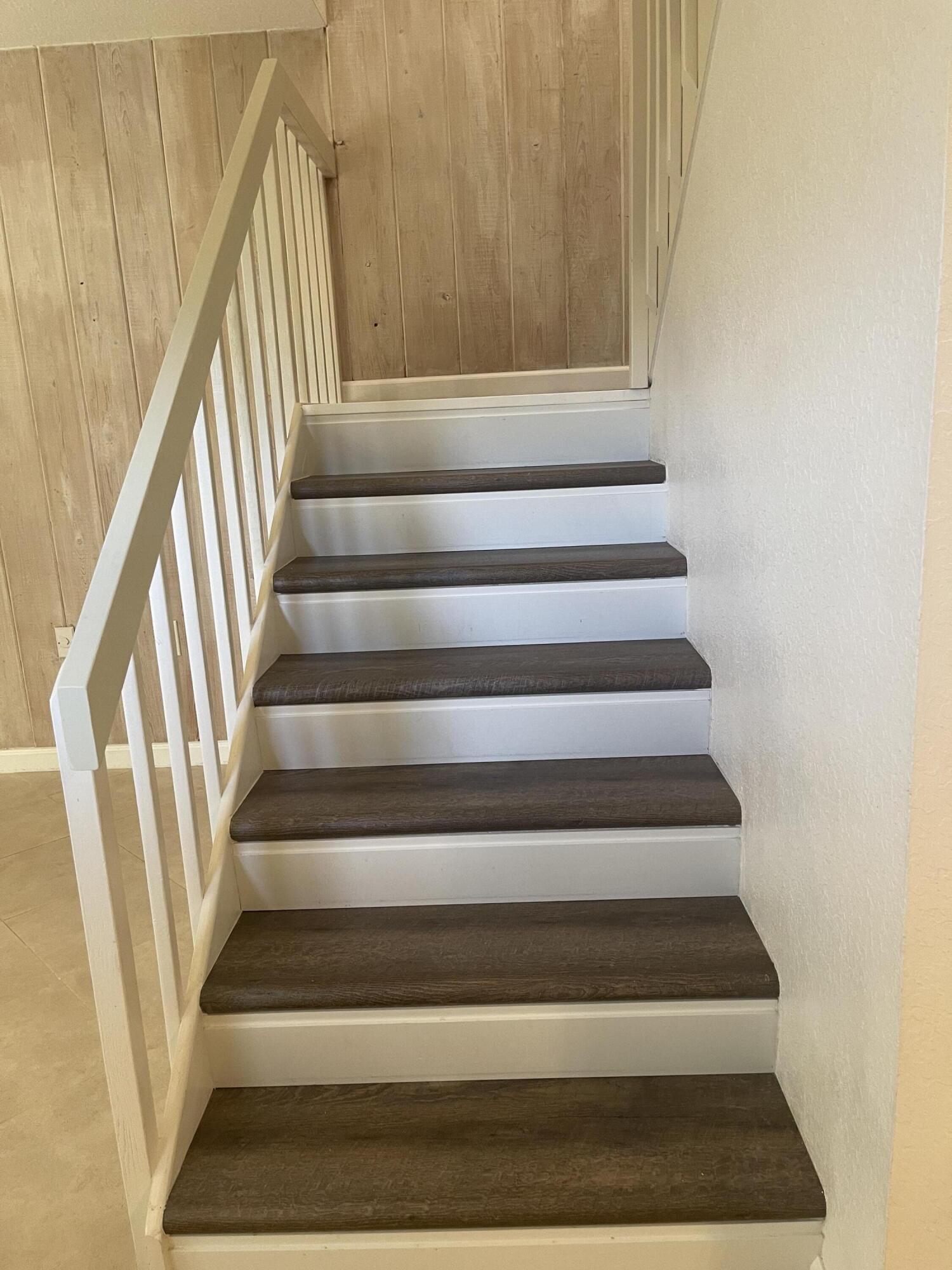 613 6th Lane Palm Beach Gardens, FL 33418 - Photo 6 of 12 a view of entryway