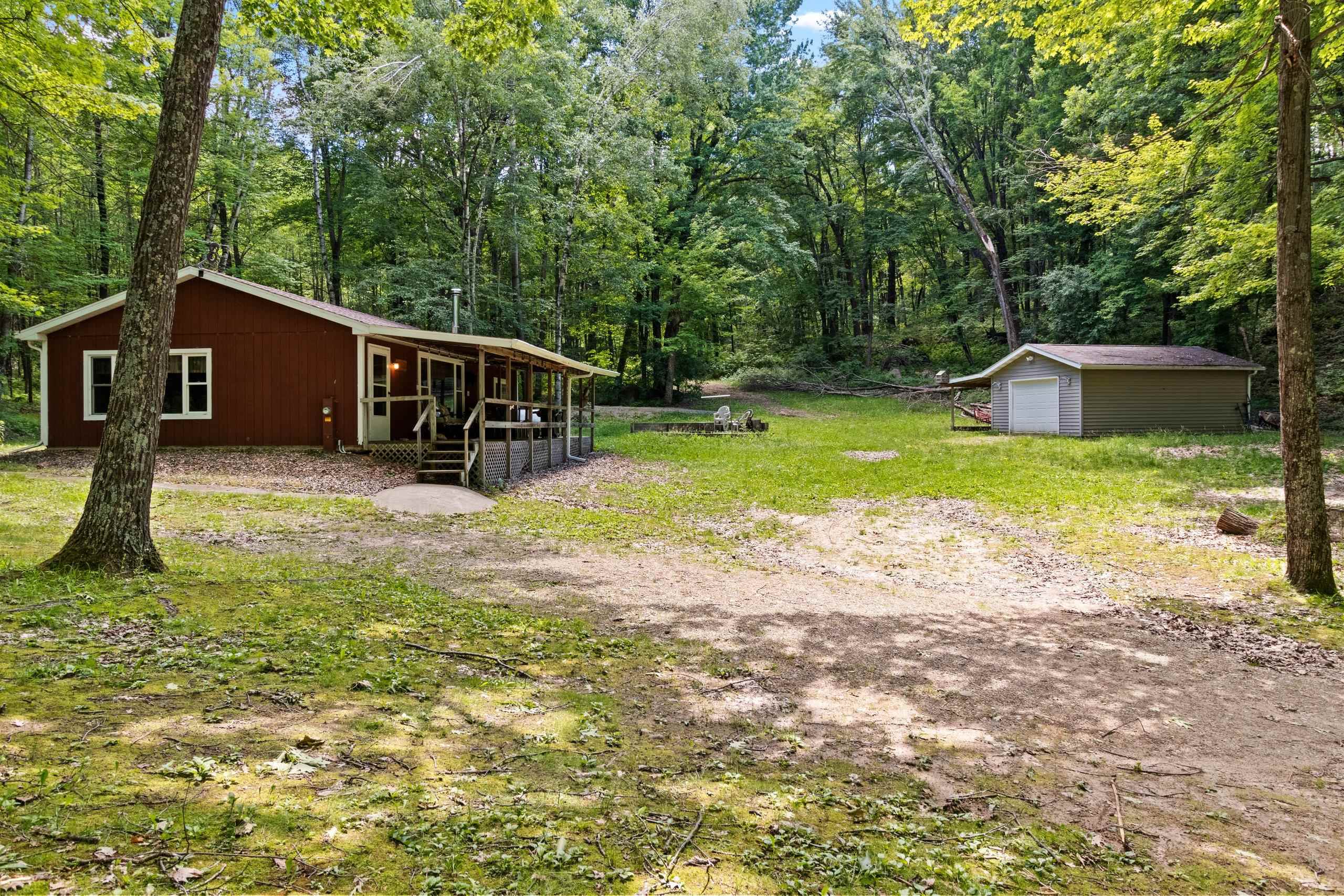 E559 Indian Valley Road Waupaca, WI 54981 - Photo 4 of 45