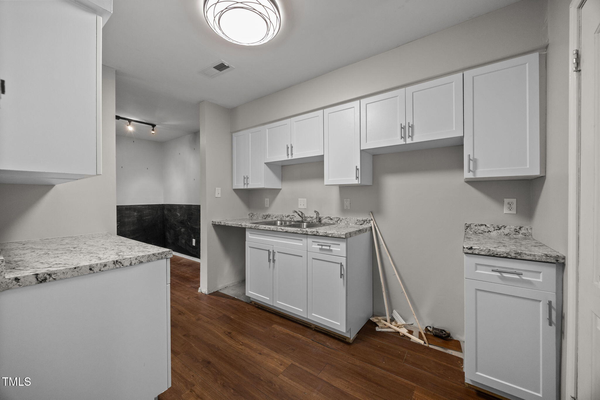 1010 Sandlin Place, Unit D Raleigh, NC 27606 - Photo 11 of 21 20-web-or-mls-IMG_2325