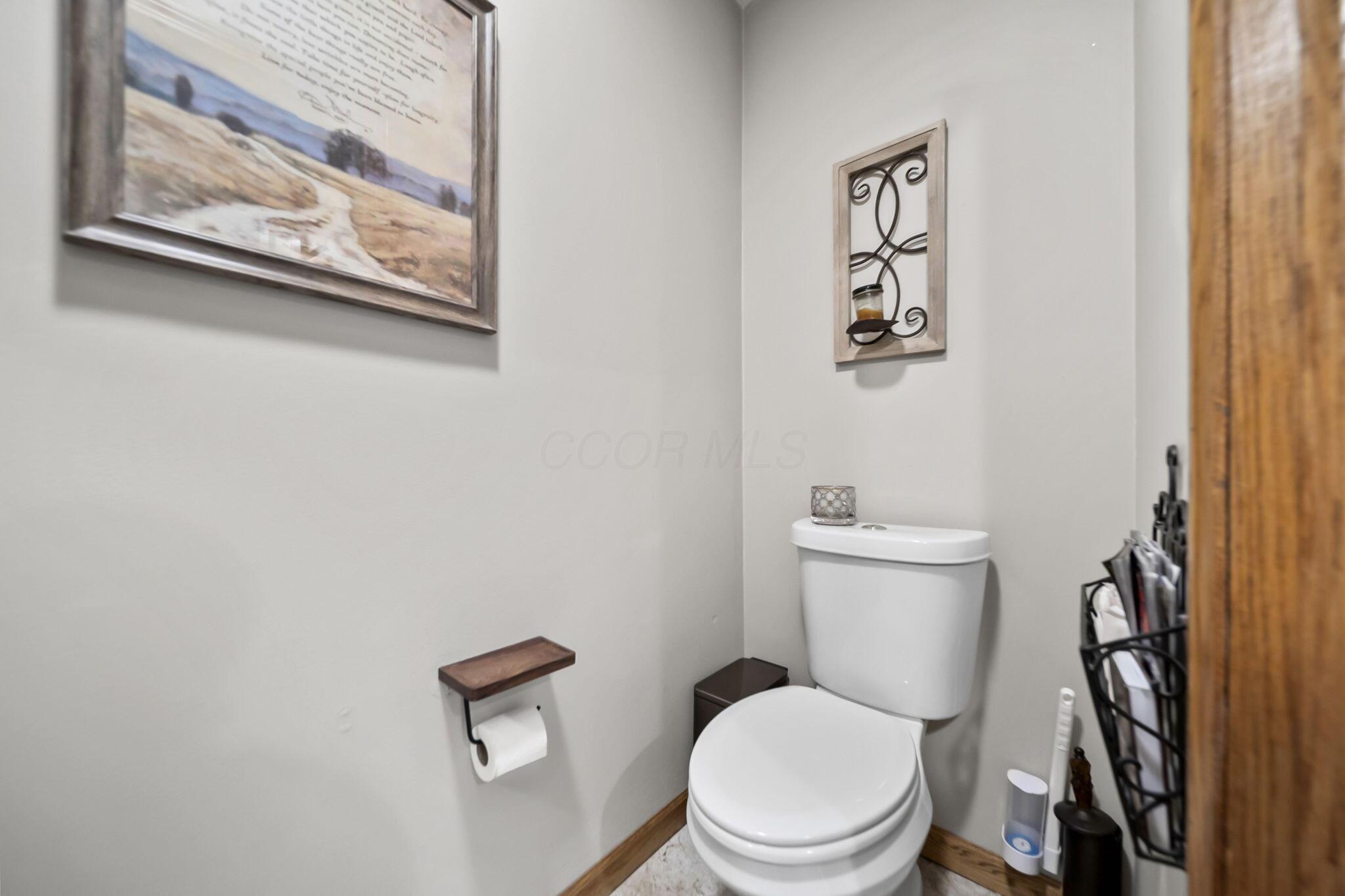 18 Hillgate Road Johnstown, OH 43031 - Photo 27 of 62 Entry Level Half Bath