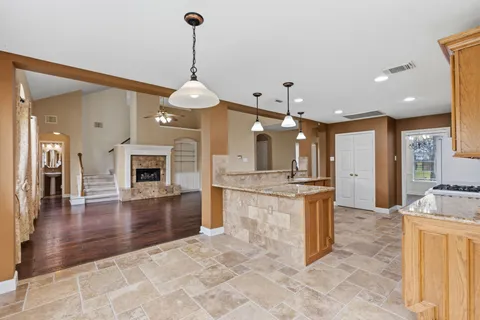 $445,000 | 2718 Shelby Drive, Pearland, TX 77584
