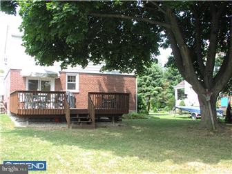 622 Gilbert Road Ridley Park, PA 19078 - Photo 3 of 10