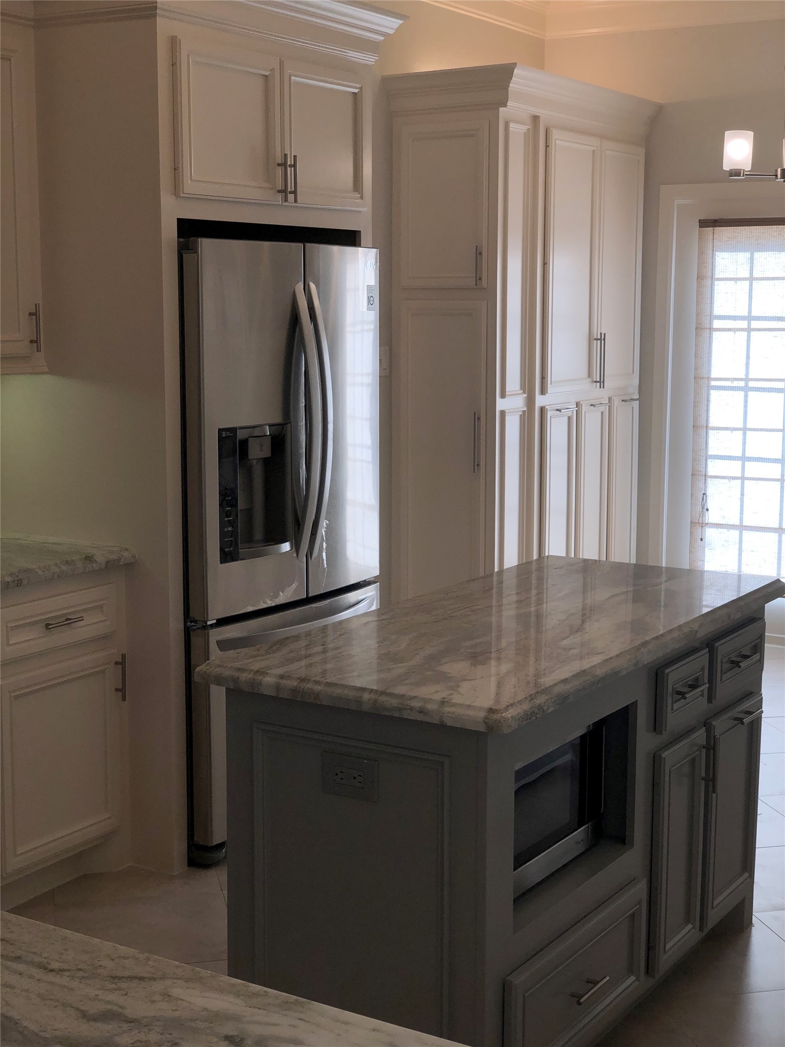 10310 Chevy Chase Drive Houston, TX 77042 - Photo 14 of 36 a kitchen with stainless steel appliances granite countertop a refrigerator and a stove
