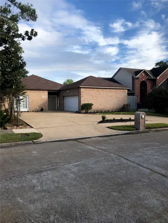a street view with residential house