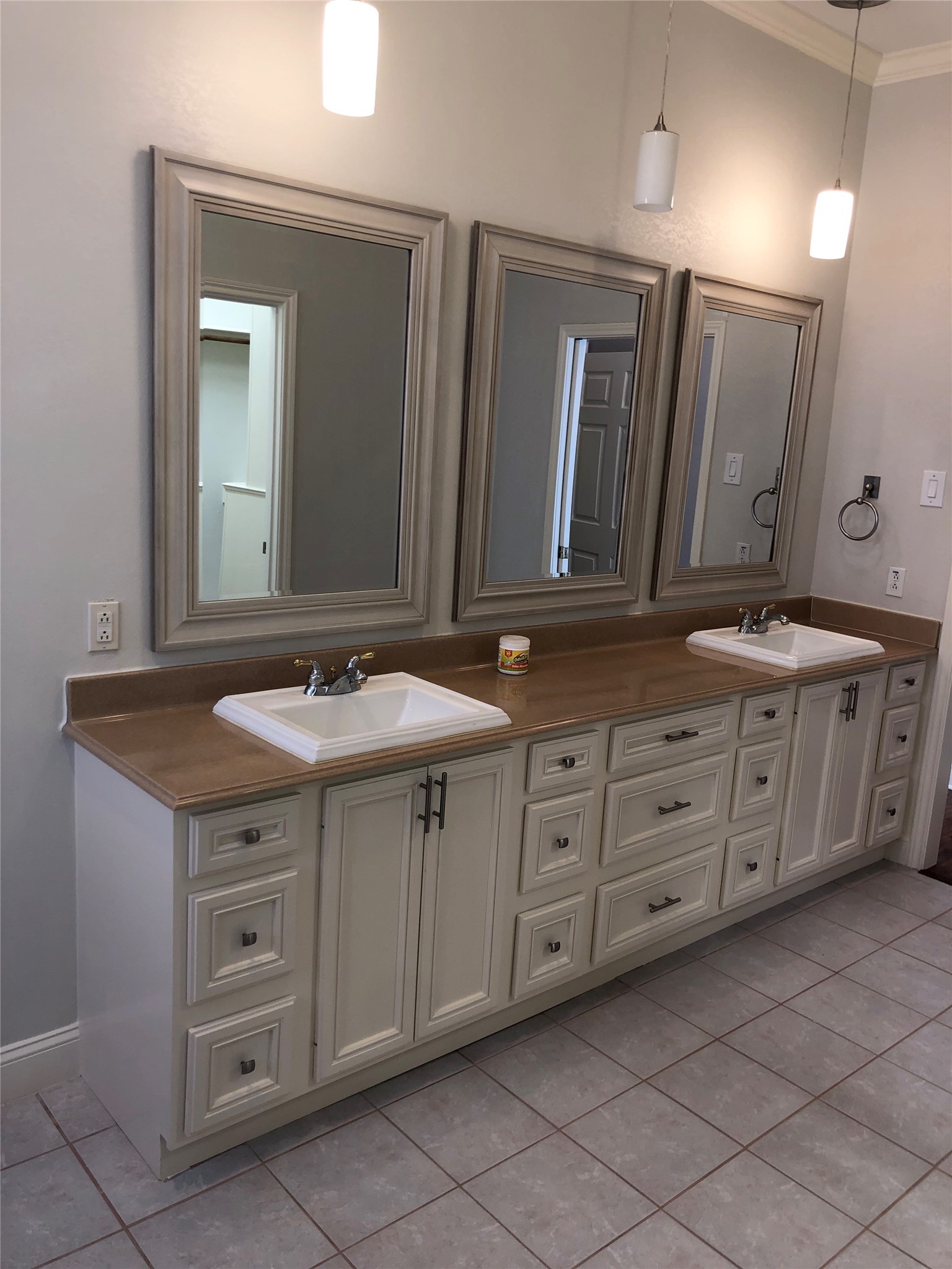 10310 Chevy Chase Drive Houston, TX 77042 - Photo 23 of 36 a bathroom with a granite countertop double vanity sink and mirror