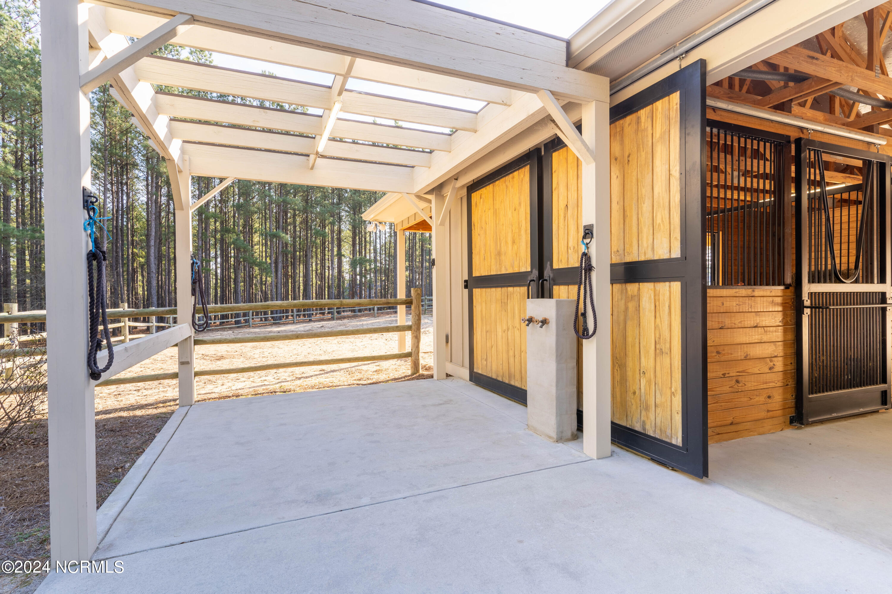 191 Bunkhouse Road Aberdeen, NC 28315 - Photo 20 of 33 Wash Stall