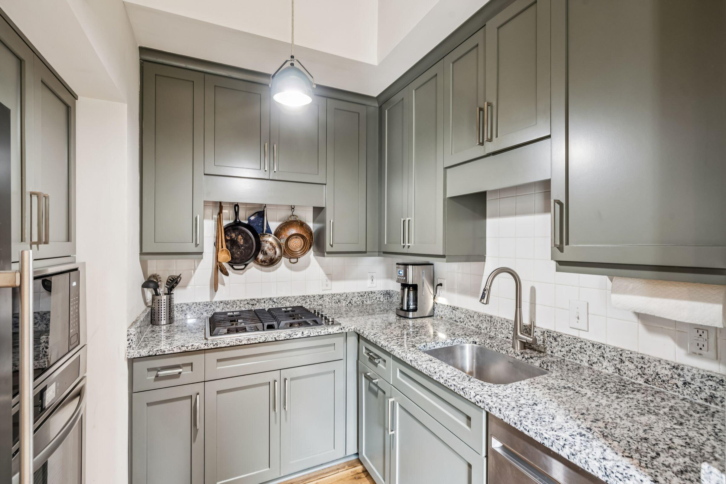 6 Catfiddle Street Charleston, SC 29403 - Photo 27 of 87 40_6CatfiddleSt-KeenEyeMarketing-039