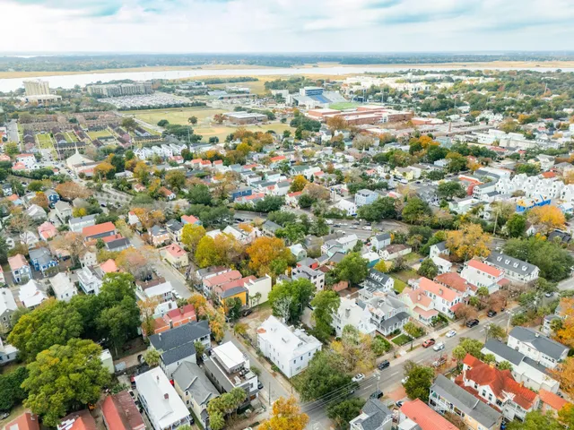 $1,690,000 | 6 Catfiddle Street, Charleston, SC 29403