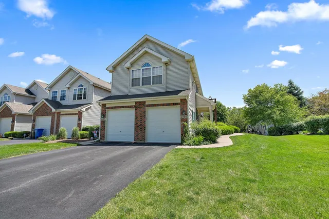 $280,000 | 7105 Westwood Drive, Unit 7105, Carpentersville, IL 60110