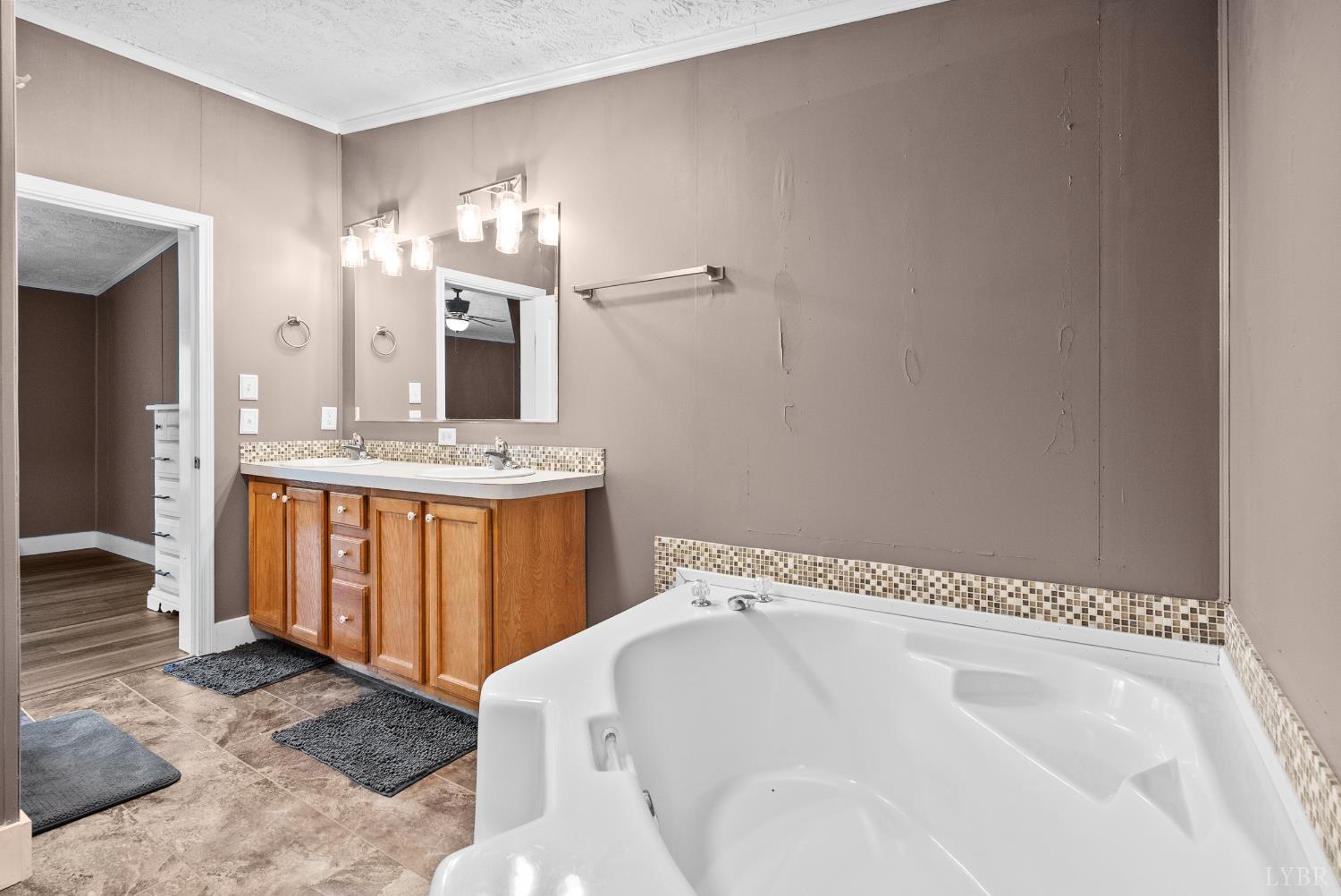 426 South Main Street Amherst, VA 24521 - Photo 8 of 35