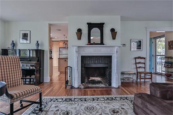 77 Woodside Road Winchester, MA 01890 - Photo 3 of 26 Gallery Image 3
