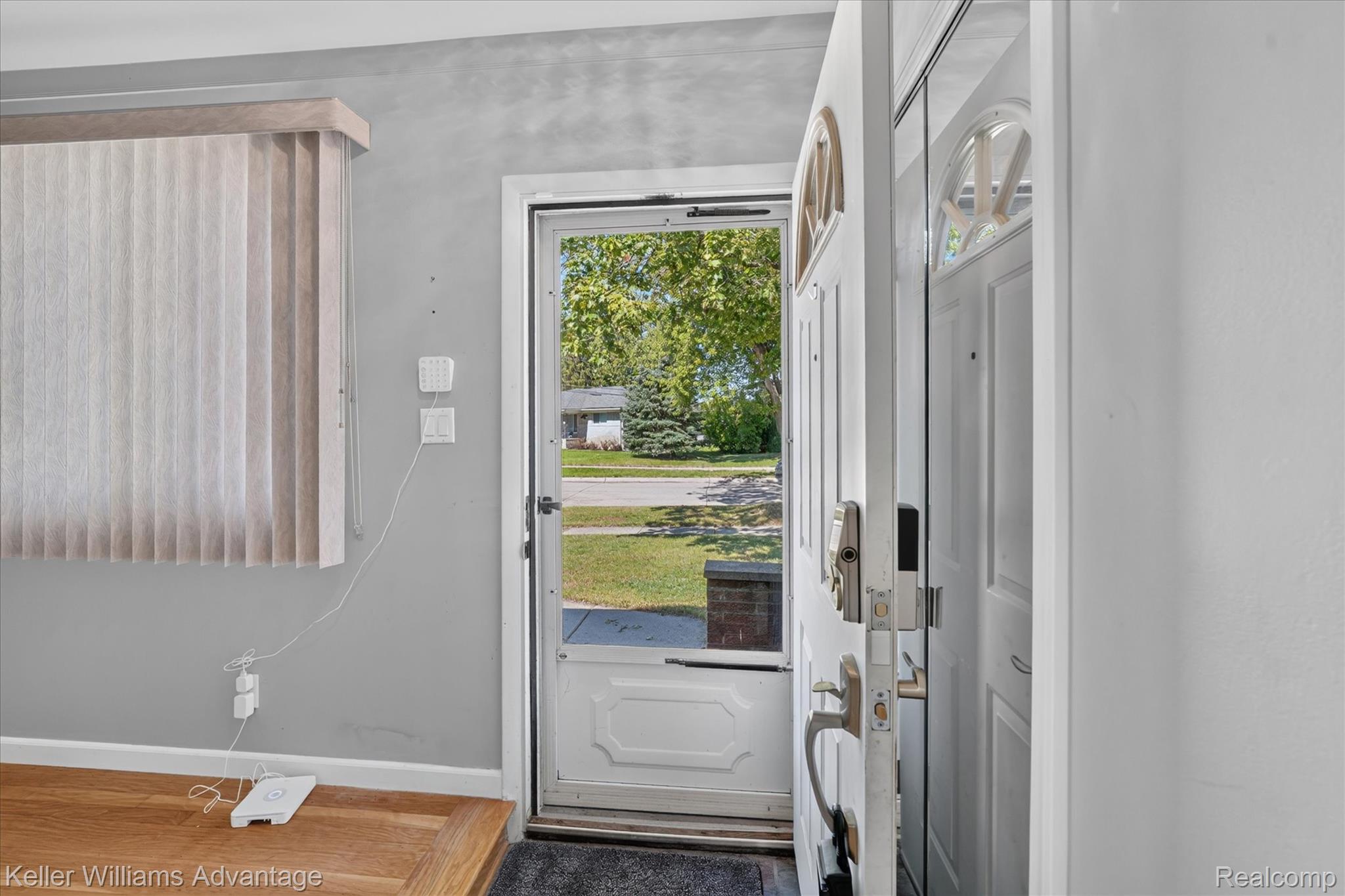 31428 Hartwick Drive Warren, MI 48088 - Photo 5 of 40 06-31428-Hartwick-Dr-Warren-WindowStill.jpg