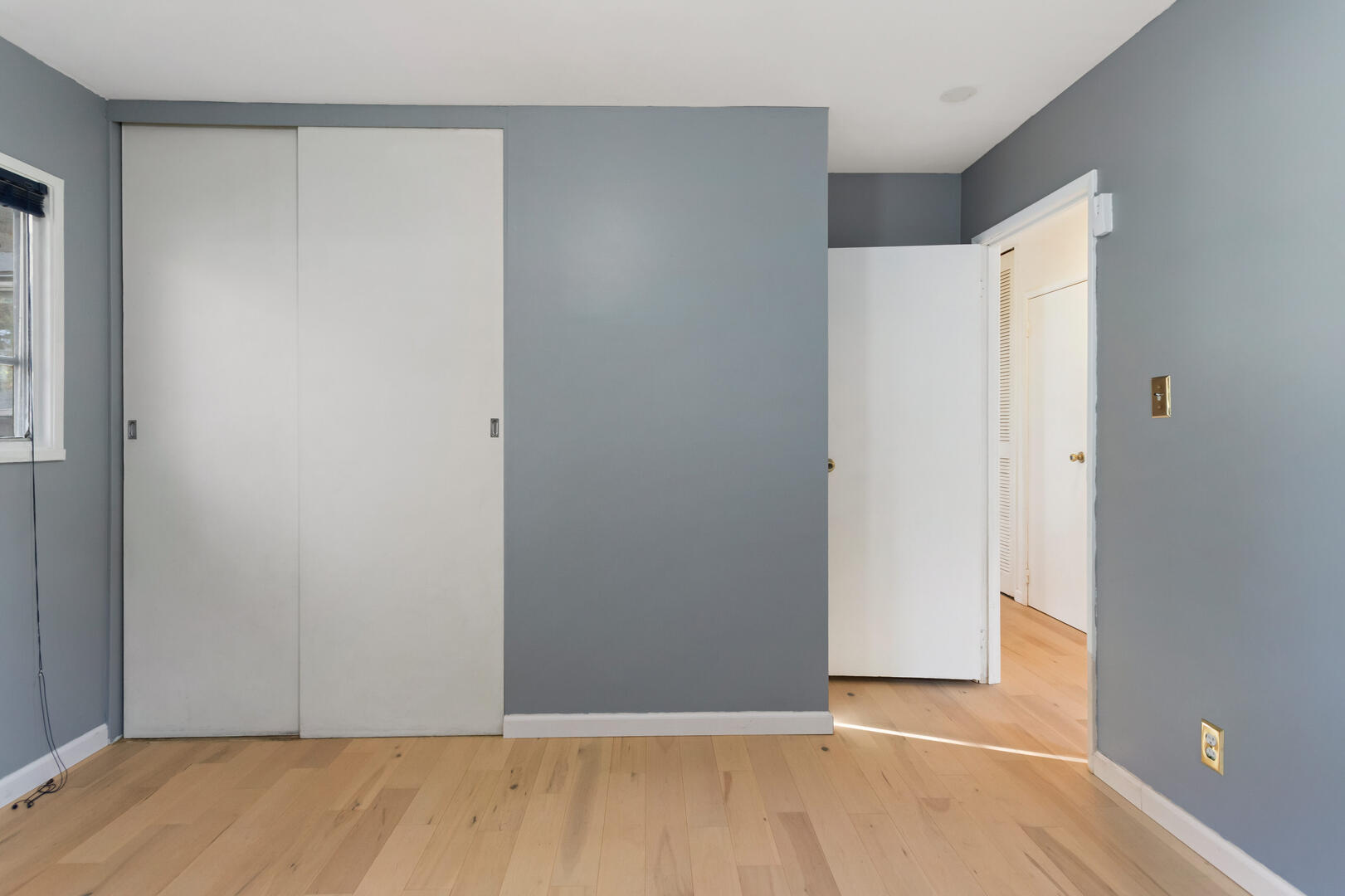 1709 Crescent Drive Champaign, IL 61821 - Photo 14 of 27 a view of an empty room