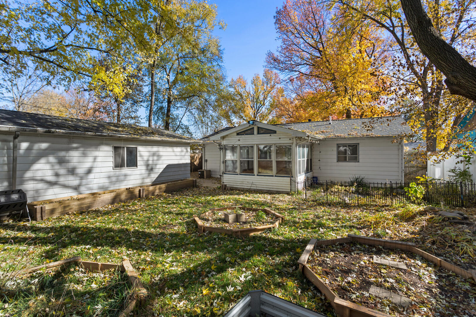 1709 Crescent Drive Champaign, IL 61821 - Photo 23 of 27 front view of a house with a yard